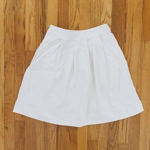 Diane Von Furstenberg White pleated skirt size 4